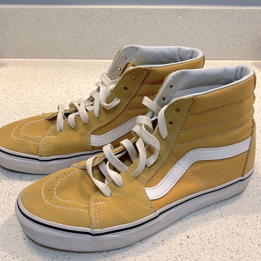 Yellow High top VANS Men’s size 6, Women’s size 7.5